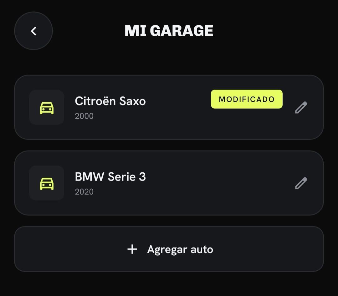 Mi garage en Gridd: un Citroën Saxo 2000 marcado como modificado, un BMW Serie 3 2020 y el botón Agregar auto.